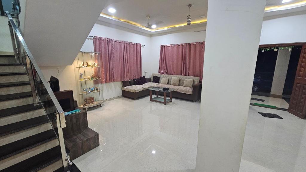 Om Nanaai Villa photo 2