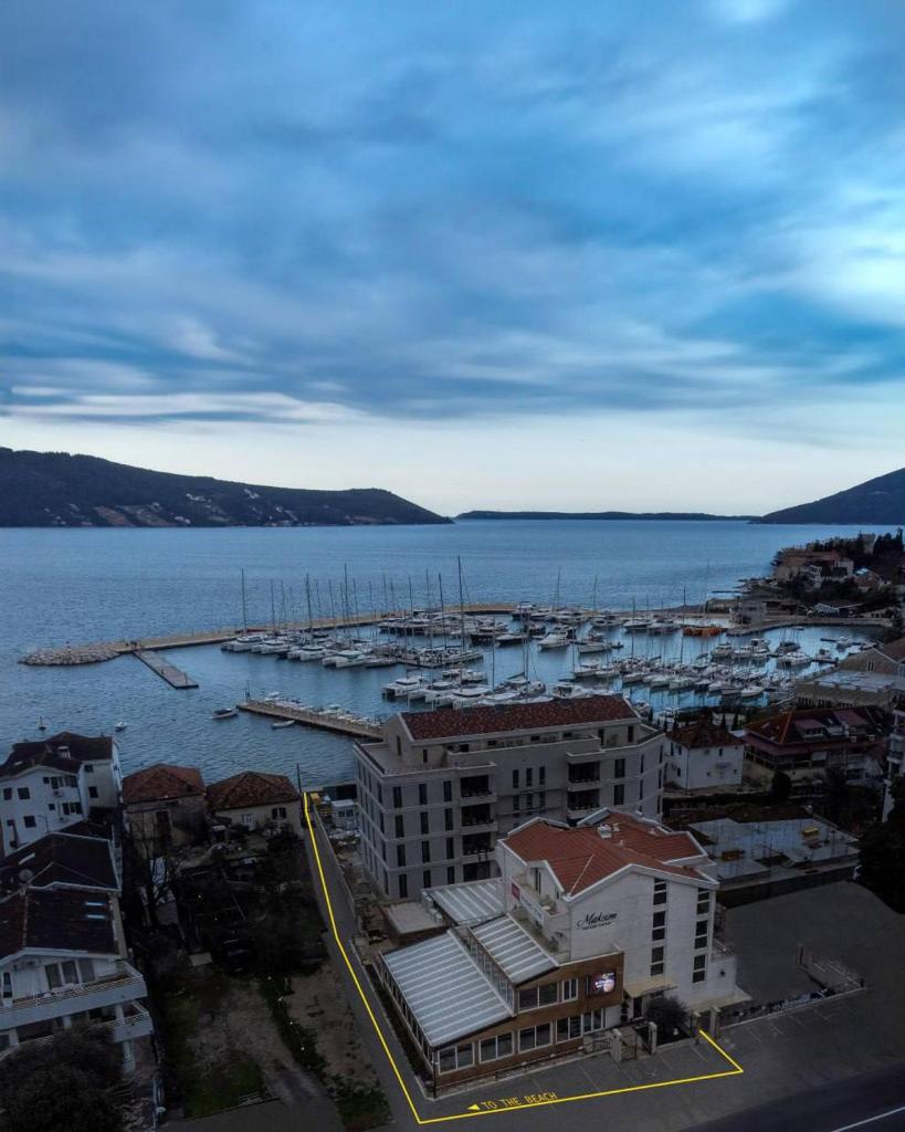 Hotel Maksim photo 2