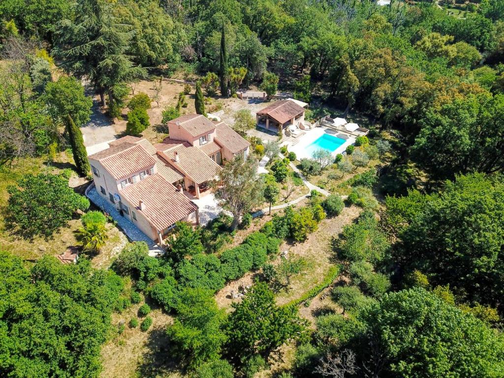 Wonderful villa in the Gulf of Saint-Tropez in a natural setting. photo 1