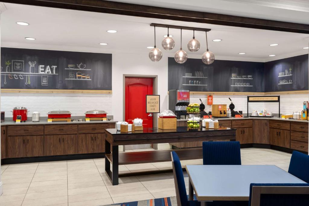 Hampton Inn Charleston North photo 4