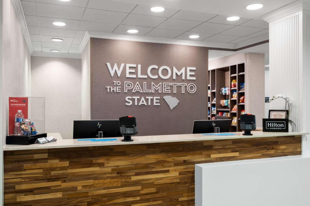Hampton Inn Charleston North photo 1