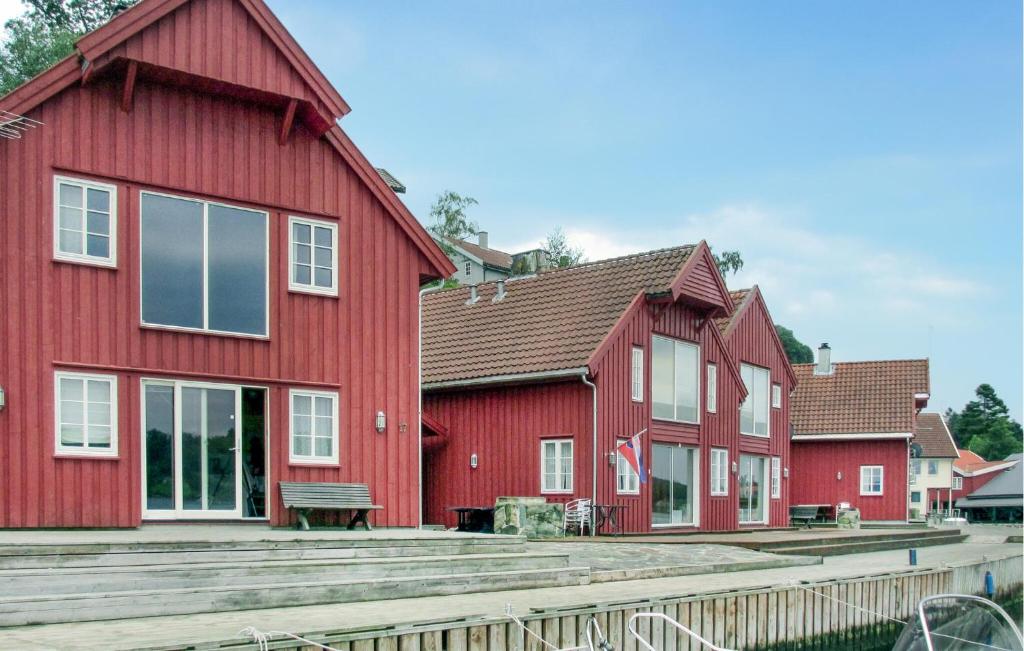 3 Bedroom Pet Friendly Apartment In Sjernary