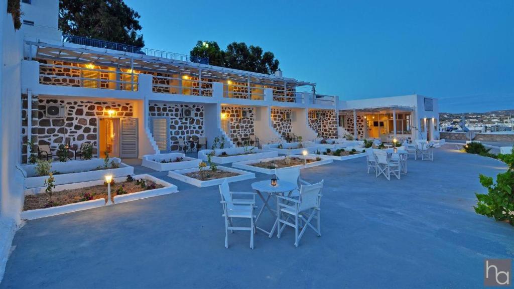 Hotel Adamas - Tap to explore photos