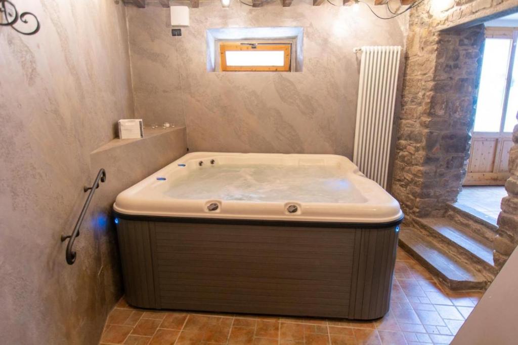 Casa Il Sogno With Private Jacuzzi In Pescia photo 1