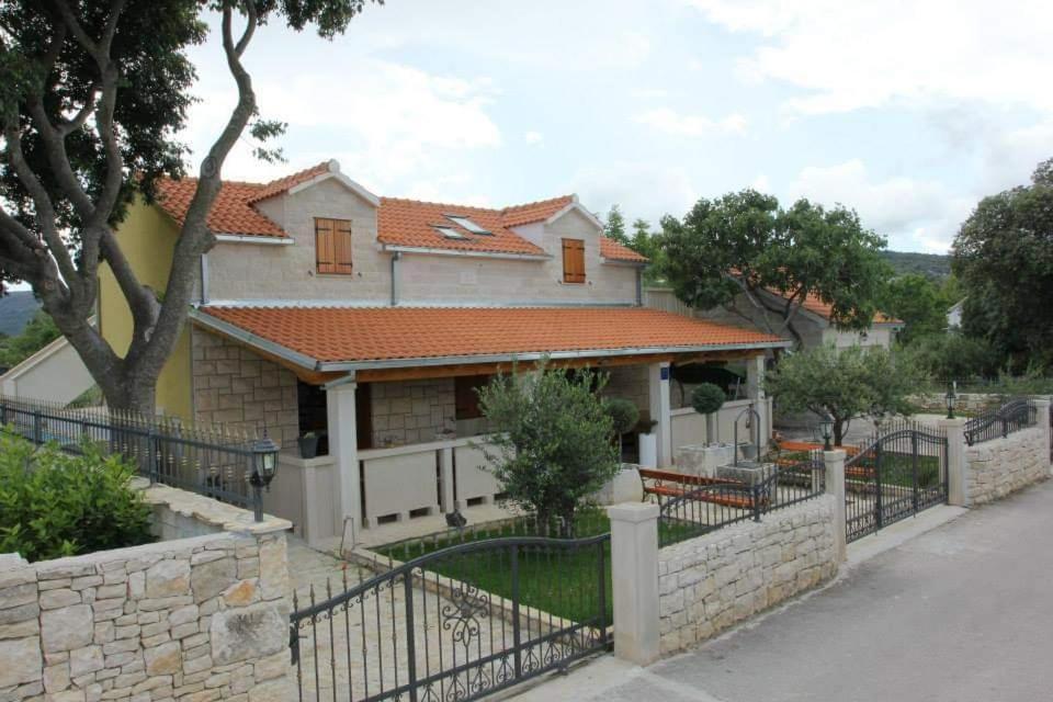 Island Holiday Home photo 4