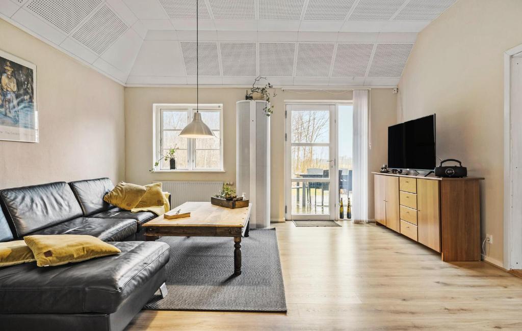 4 Bedroom Awesome Home In Engesvang