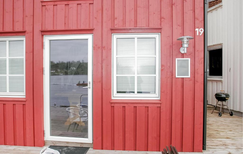 2 Bedroom Lovely Home In Sjernary photo 1