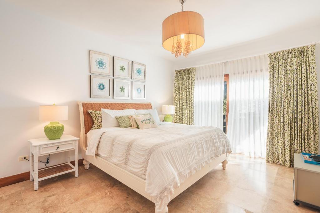 Charming villa with ocean view in Puerto Bahia photo 4