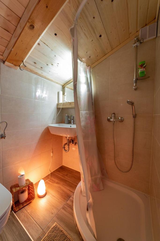 Seventh house photo 3