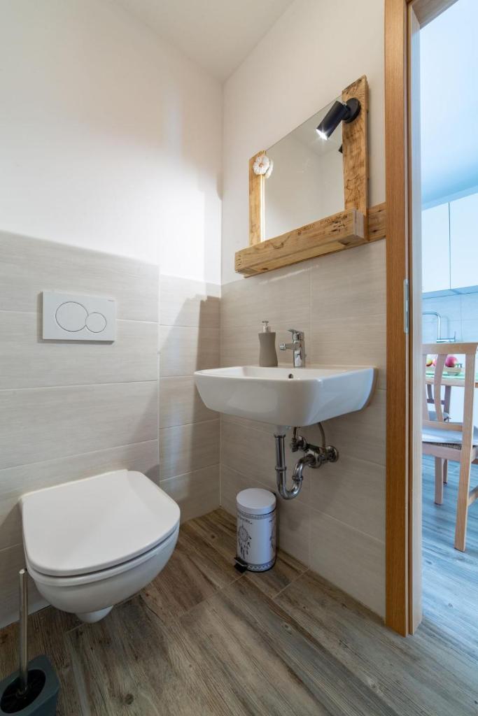 Seventh house photo 1