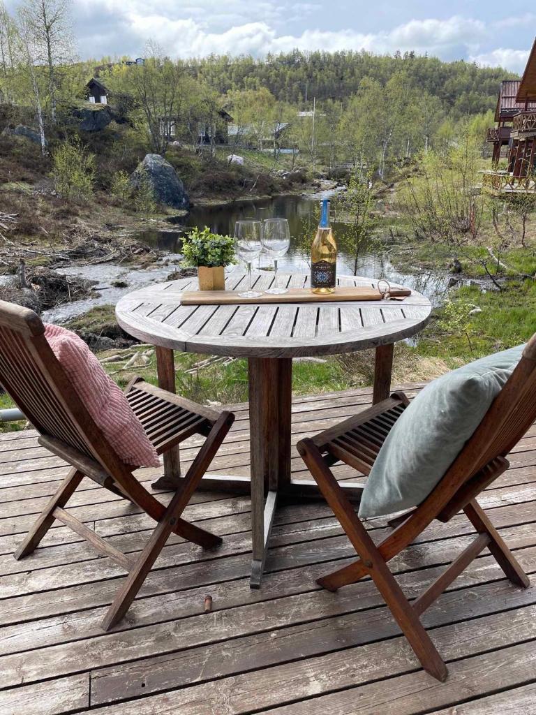Cabin close to Kjerag, hiking and lakes! photo 3