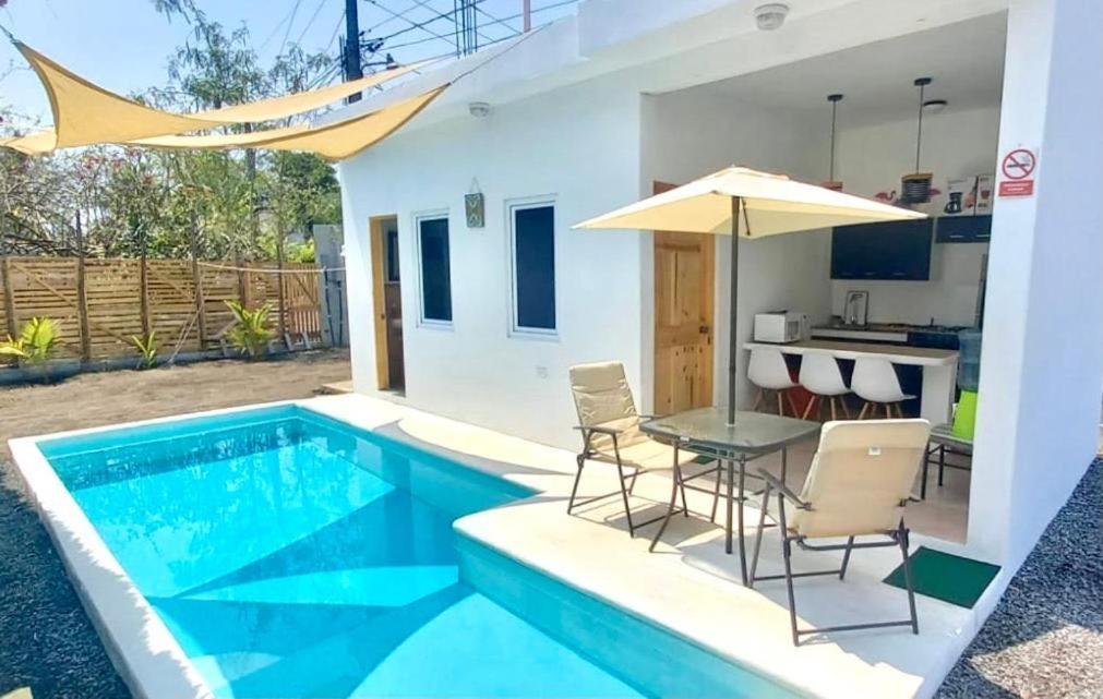 Ola Azul Monterrico, apartamento de playa completamente equipado y con piscina privada. photo 1