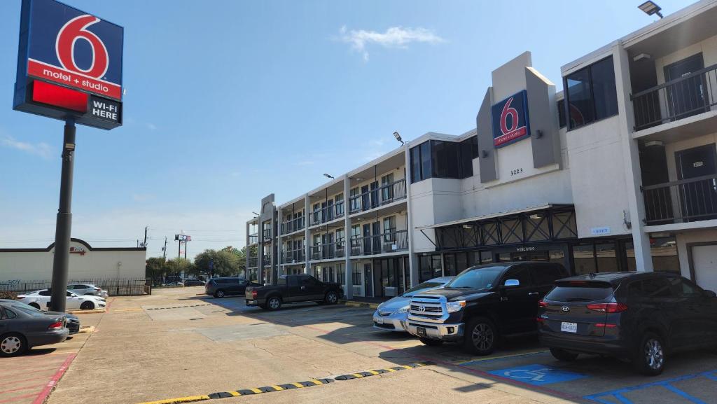Motel 6 Houston, TX - Medical Center/NRG Stadium image