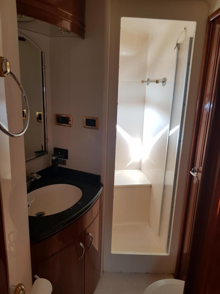 Top Luxury Exclusive Fully air conditioned 3bdr Yacht photo 2