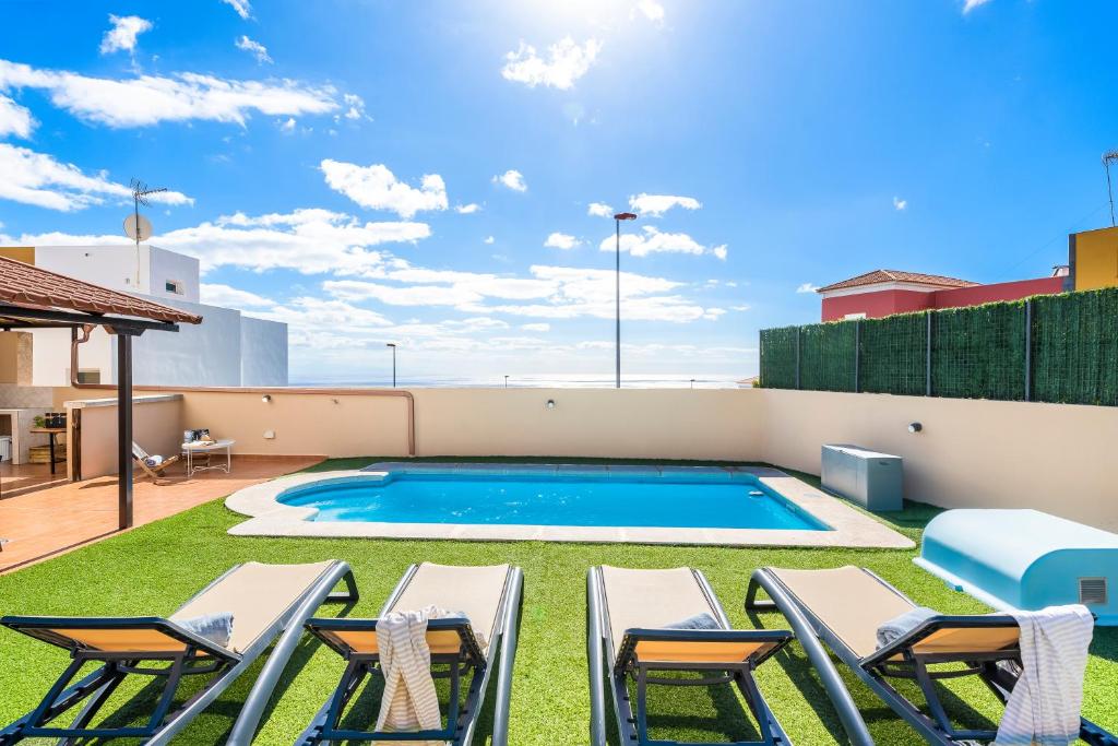 Villa Trueno: Refugio de Lujo con Piscina y Vistas photo 1