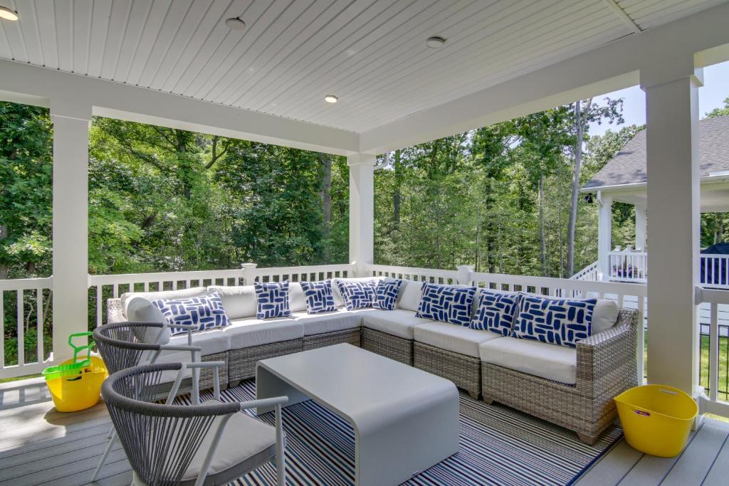 Luxe Rehoboth Beach House with Community Pool and Gym!