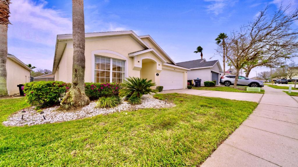 Luxurious Private Heated Pool Villa Close to Disney photo 1