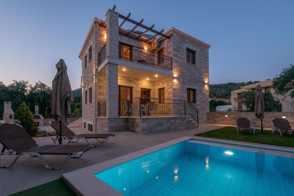 Tesoro luxury apartments photo 1