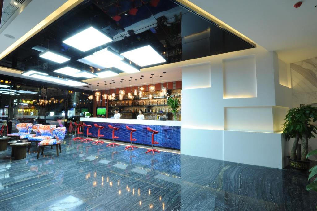Chao Man Hotel - Guangzhou Railway Station Sanyuanli Metro Station photo 1