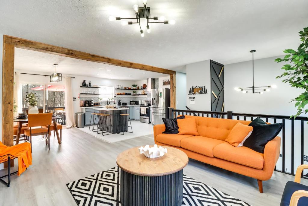 Spacious Long Pond Home with Hot Tub and Fire Pit!
