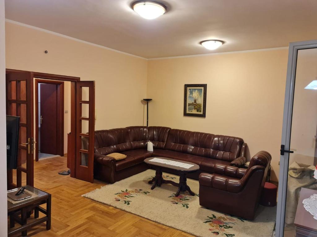 City center apartment photo 4