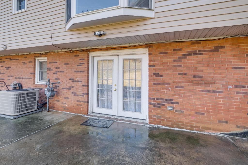 Pet-Friendly Woodbridge Retreat Near Potomac Mills photo 2