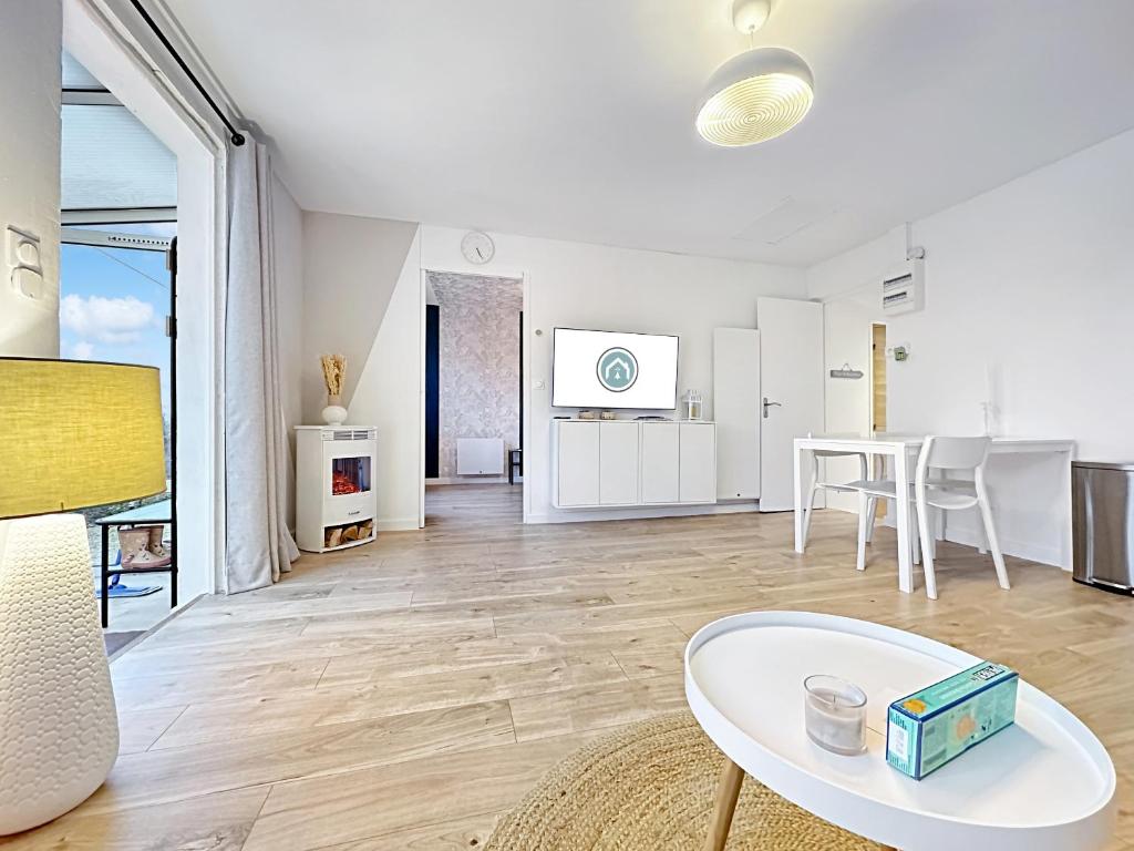 La Pommedepin Ravissante maisonnette avec jardin photo 1