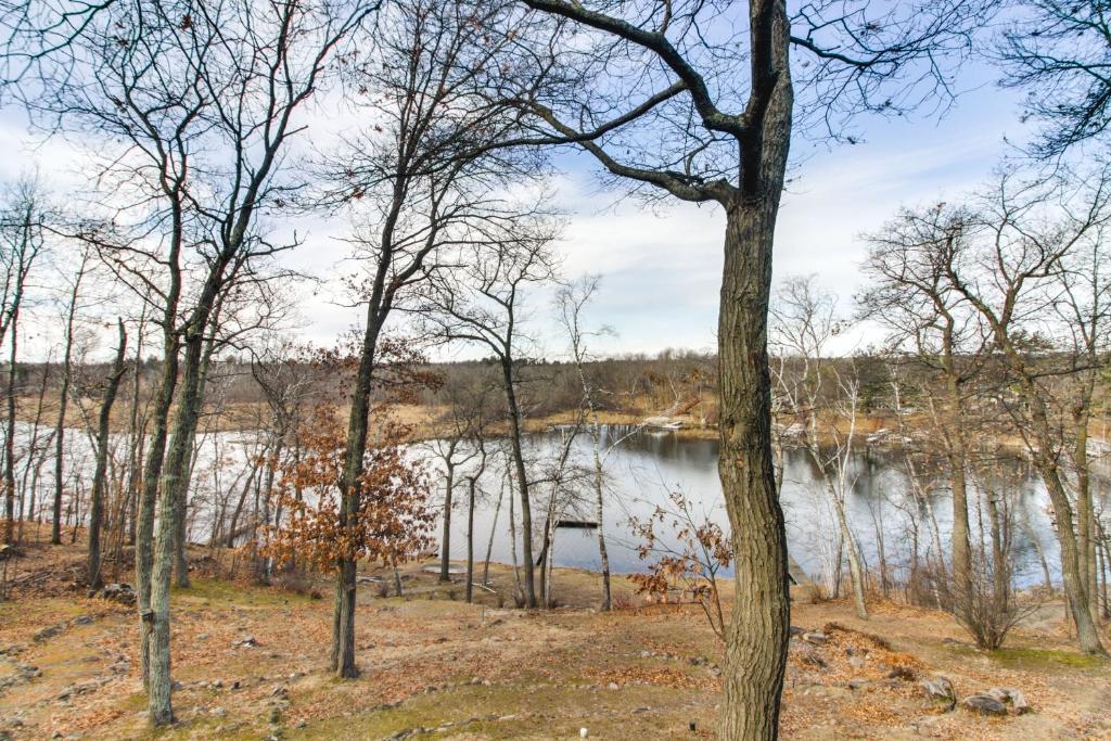 Lakefront Nisswa Home with Deck and Screened Porch photo 2