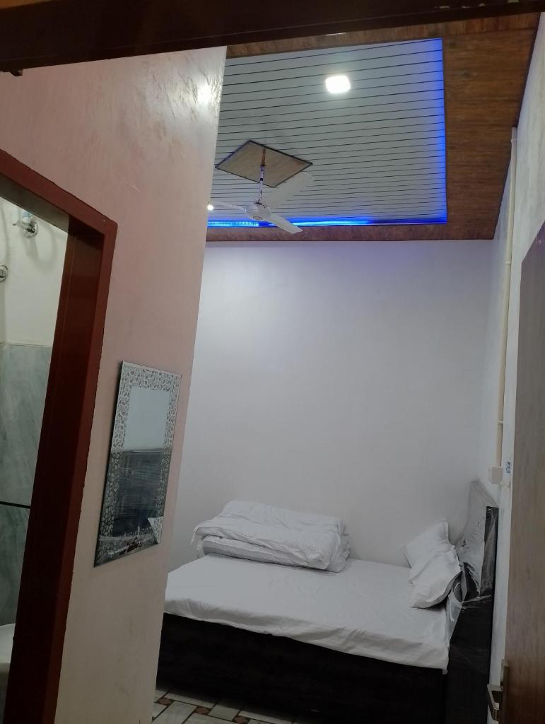 CHOICE HOTEL AND RESTAURANT photo 2