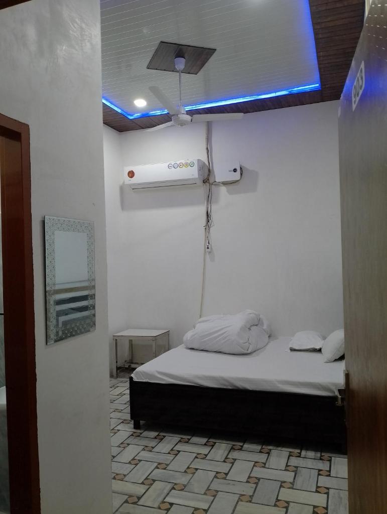 CHOICE HOTEL AND RESTAURANT photo 3