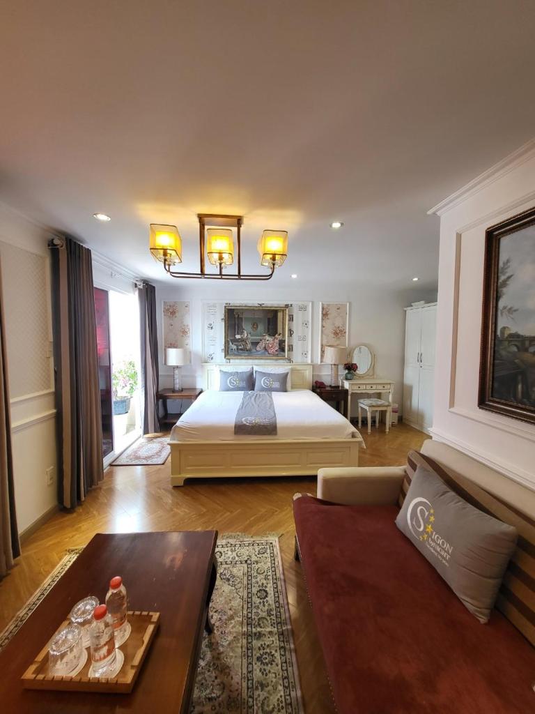 Saigon By Night Boutique Hotel