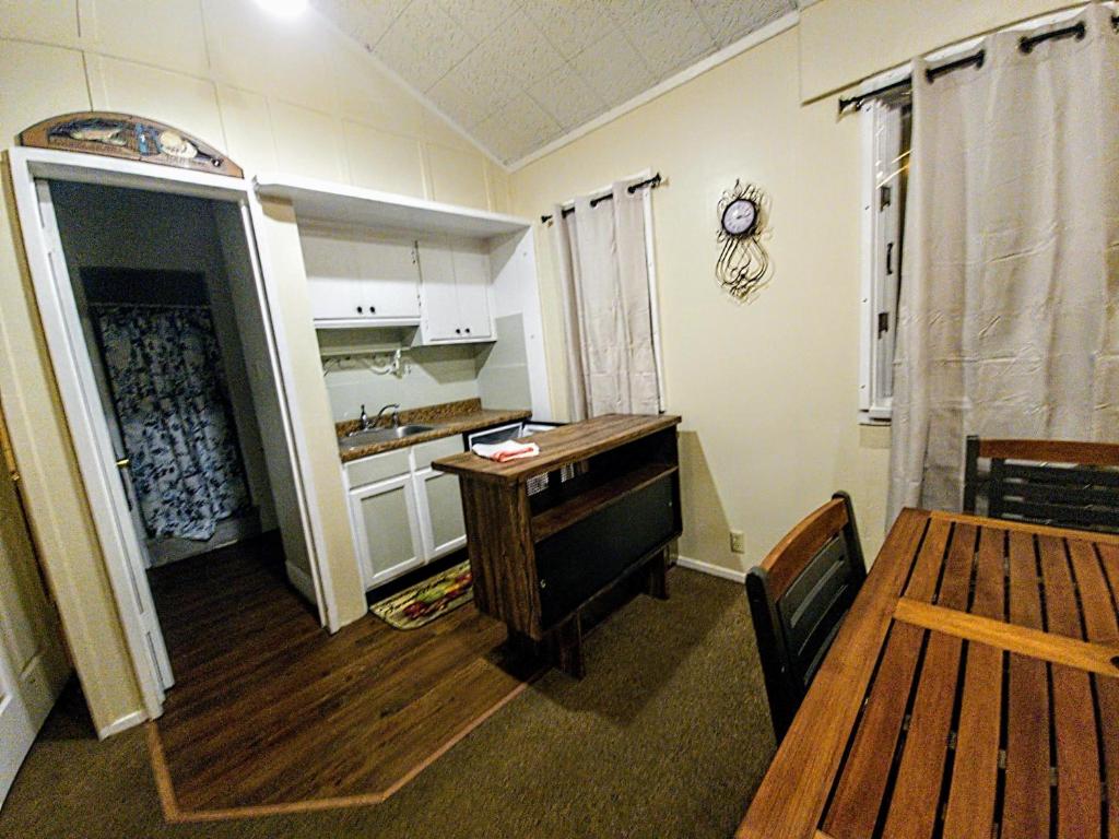 Sierra's Place - The Alpine Hostel & Suites photo 3