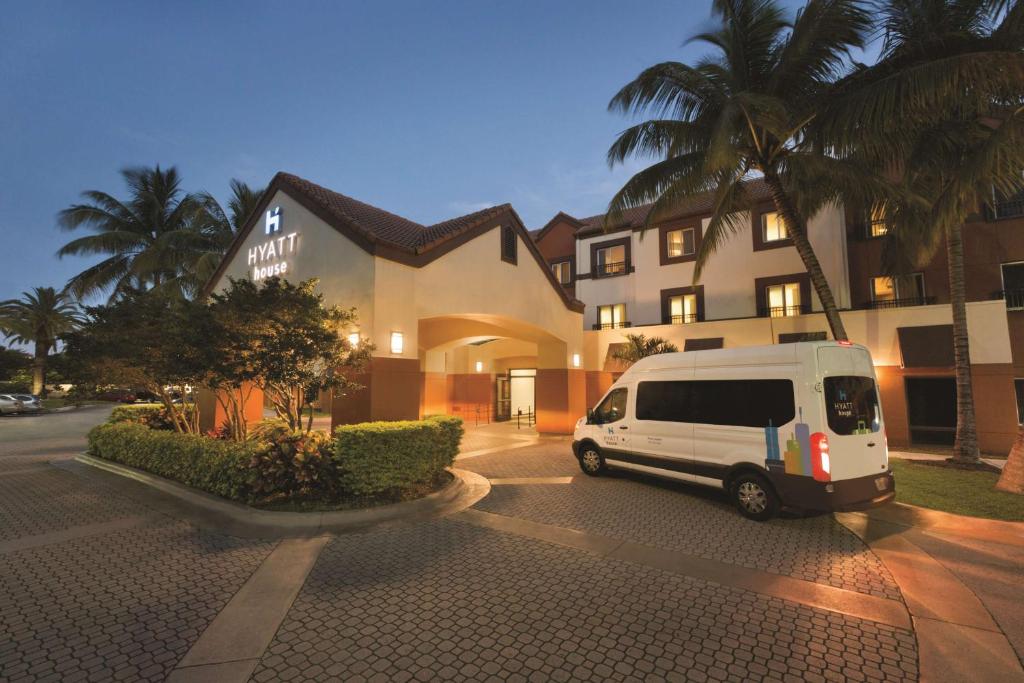HYATT house Miami Airport image