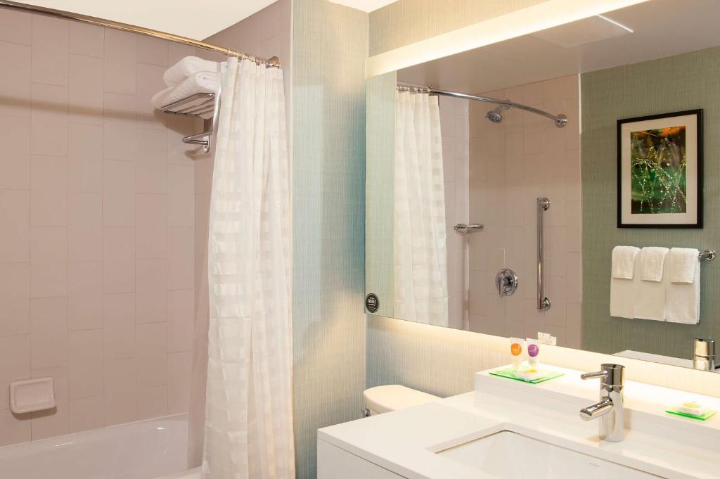 Hyatt Place Champaign-Urbana - Tap to explore photos