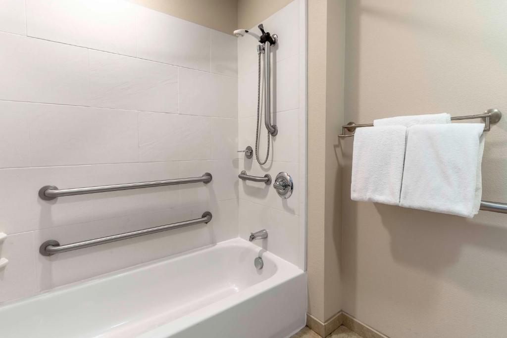 Hyatt House Richmond - Short Pump photo 4