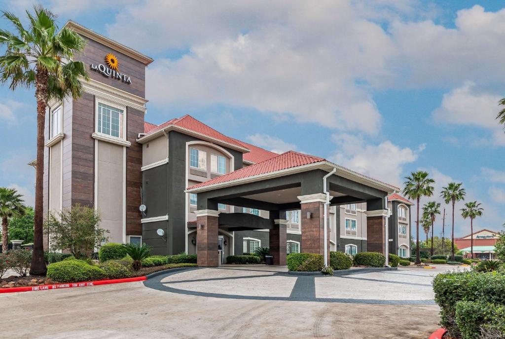 La Quinta by Wyndham Tomball photo 1
