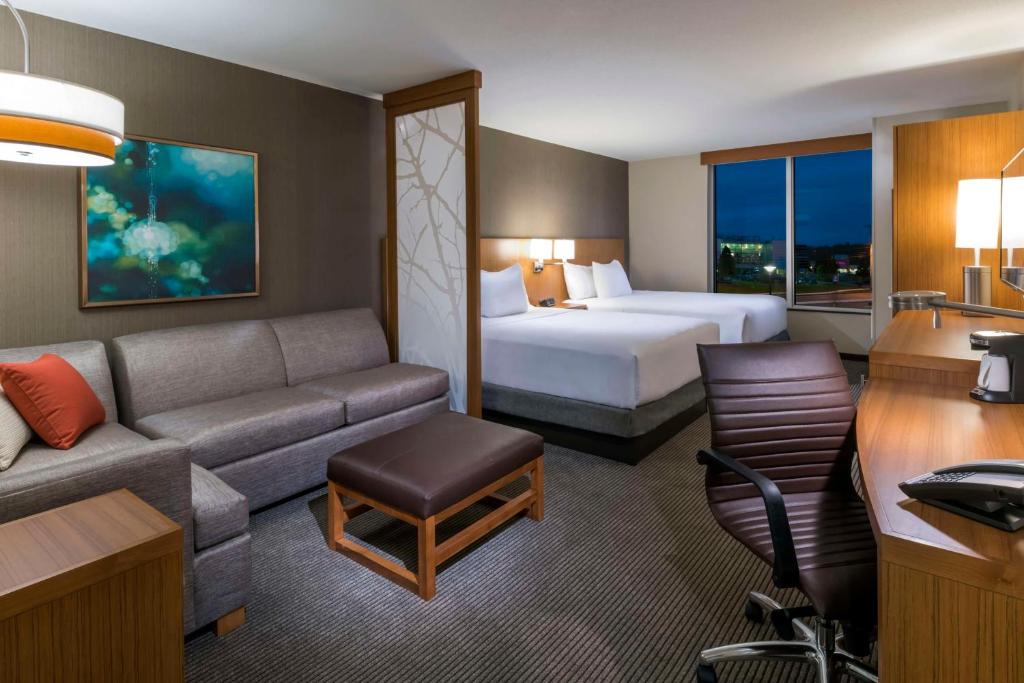Hyatt Place Marlborough/Apex Center image