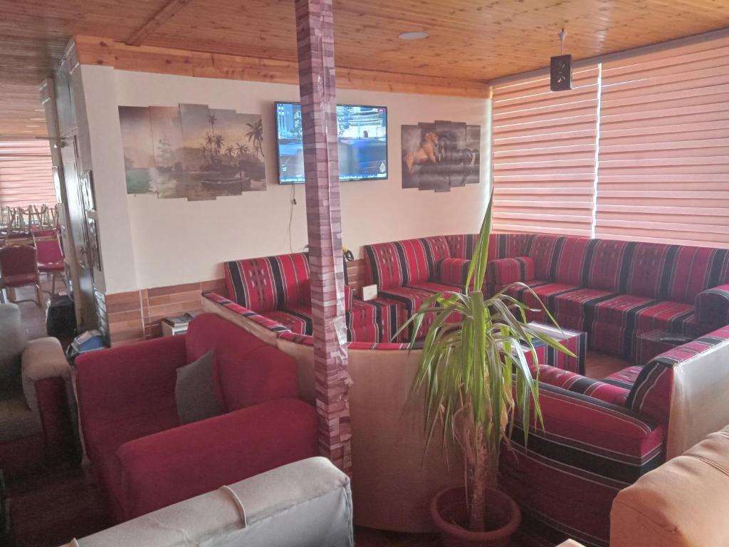 cabin hotel photo 2