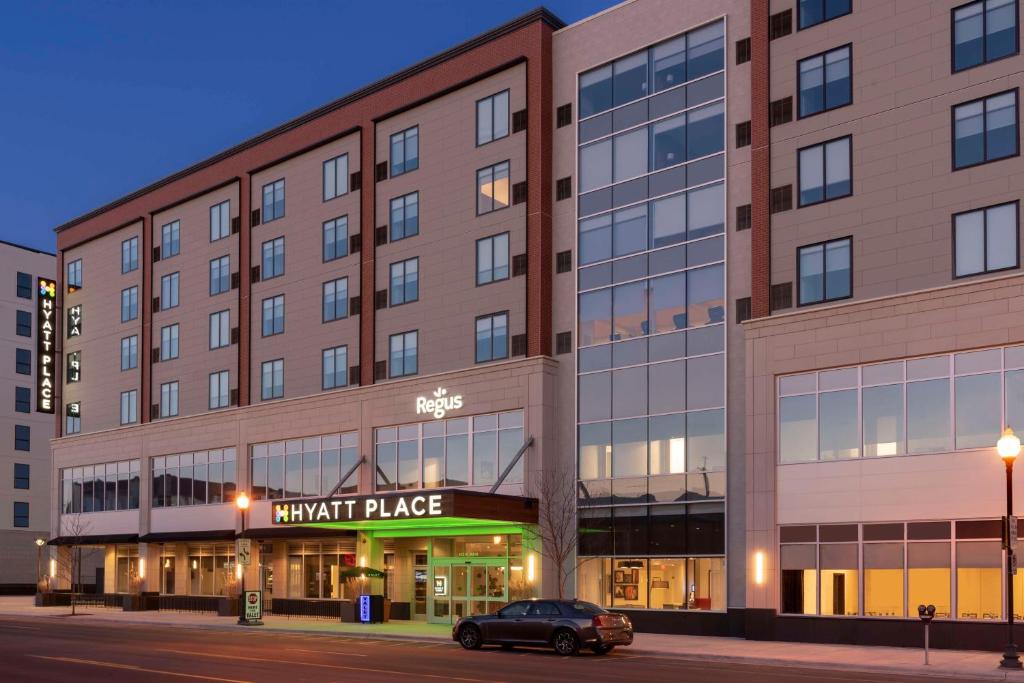 Hyatt Place Detroit Royal Oak image