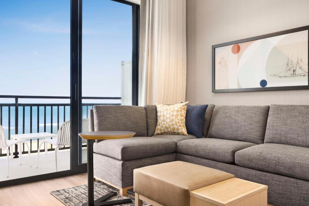 Hyatt Place Virginia Beach Oceanfront photo 4