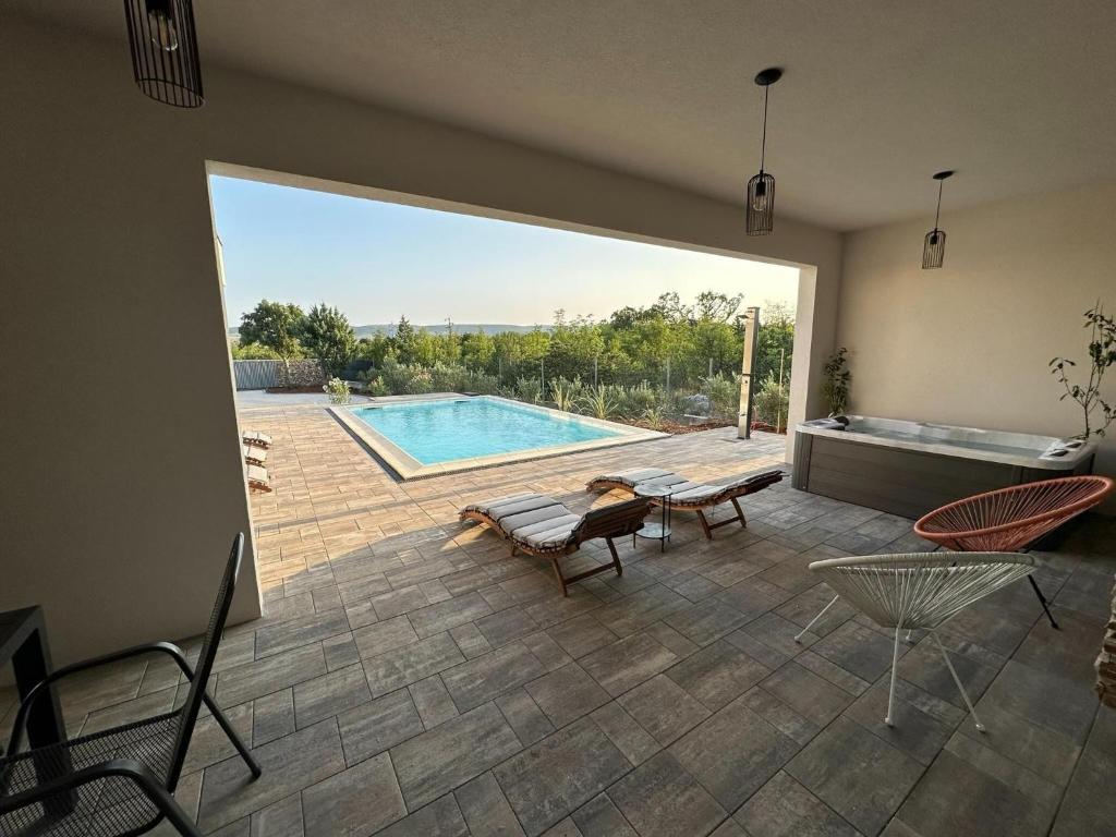 Modern villa with swimming pool and wellness photo 2