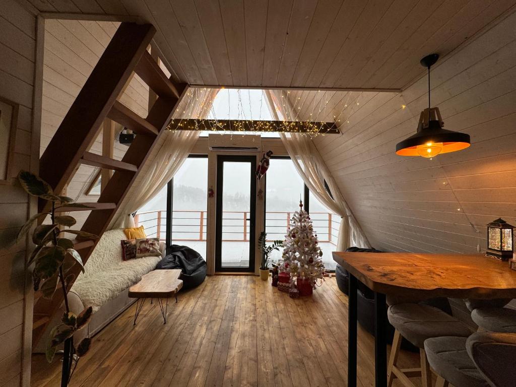 SweeDom A-Frame photo 1