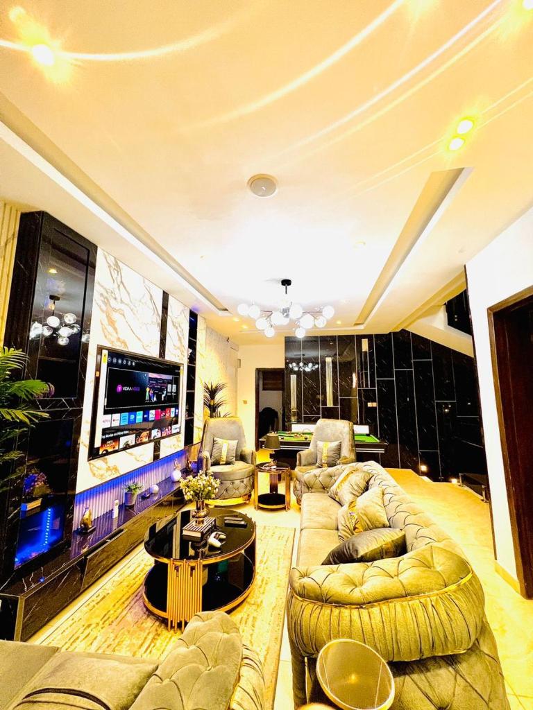 Newly built Smart 4 bed rooms duplex in Ilasan ikate lekki photo 1