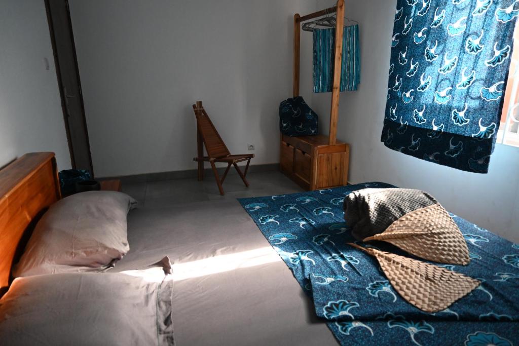 Les Amazones Rouges Chambre Bleue photo 2