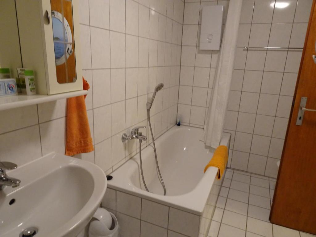 Ferienwohnung im Grünen eigne Bad und Küche WF mit Terrasse photo 1