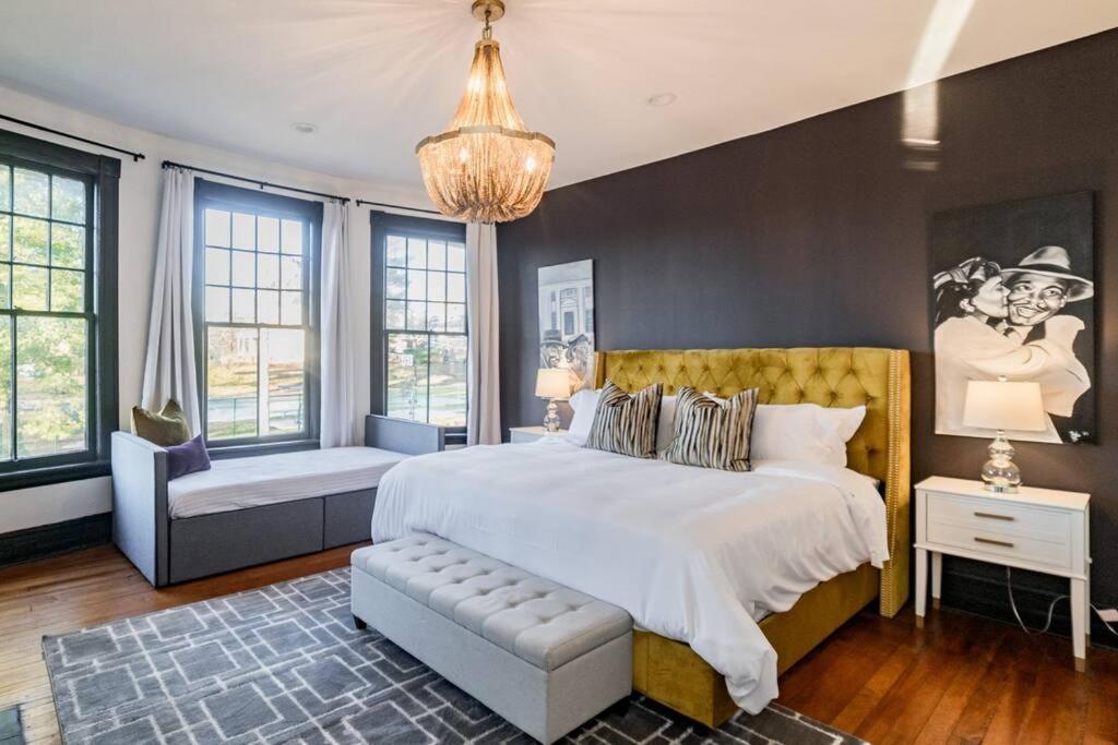 Grand Historic Downtown Home that Gives Back photo 4