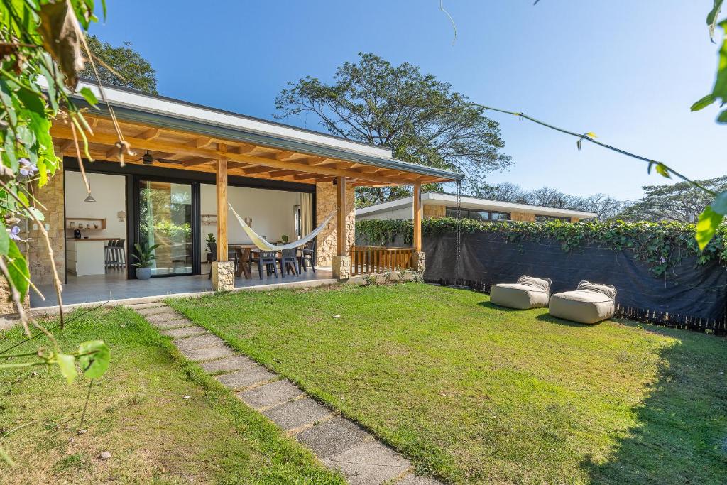 Pacific family house photo 2
