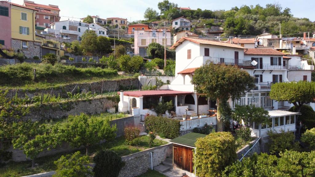 Fuga dalla Città con Meravigliosa Vista e Terrazzi photo 2