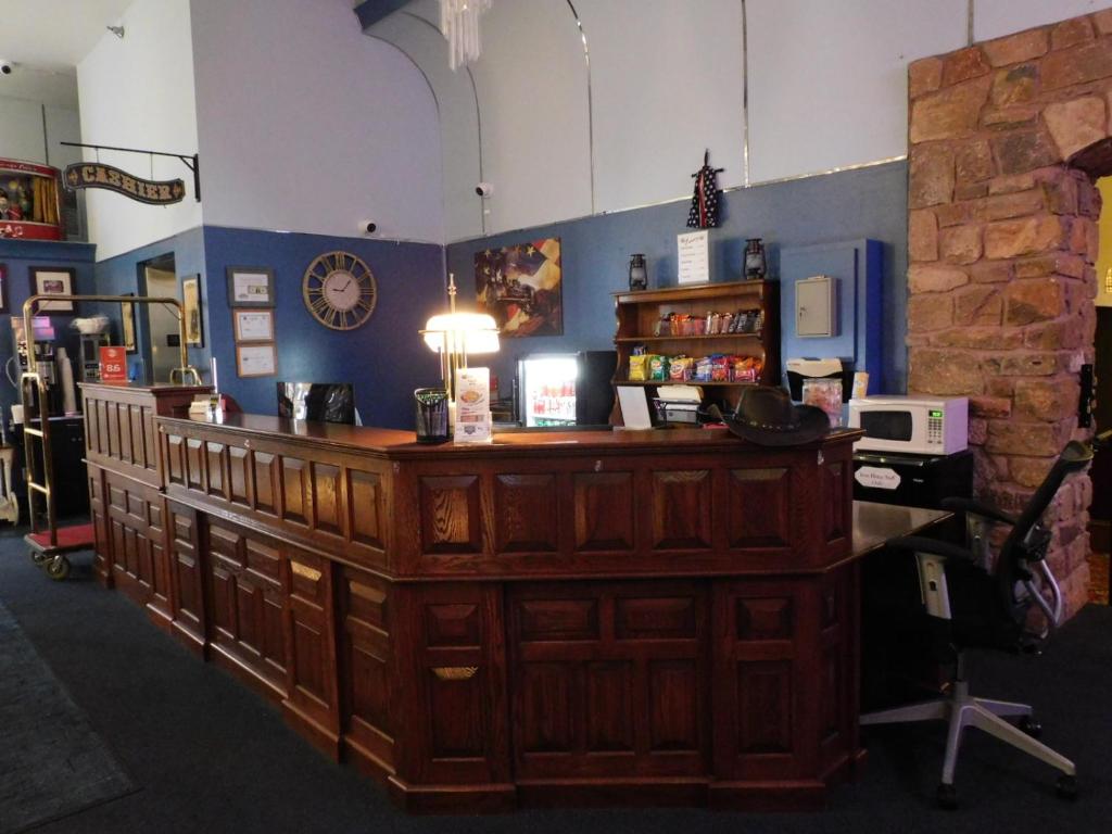 Historic Iron Horse Inn - Deadwood photo 3