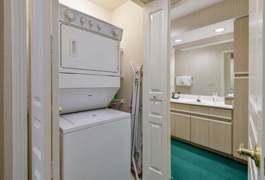 Gorgeous Condos at Thousand Hills - Heart of Branson - Spacious and Affordable photo 3